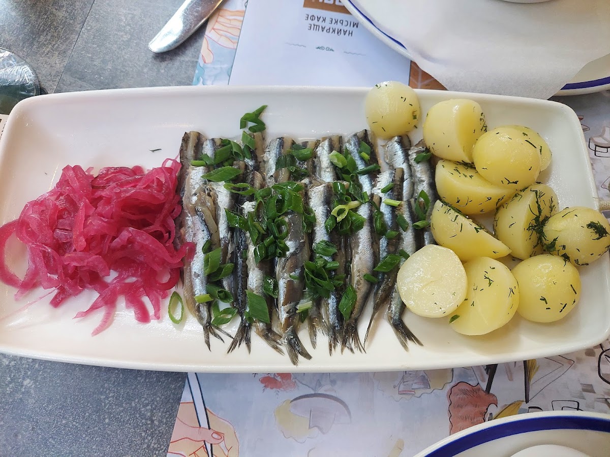 Котелок - Бар Мідій — Restaurant
